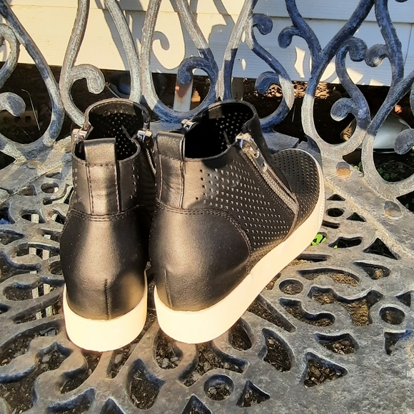 Steve Madden Black Holes Boots Sz - Picture 2 of 11